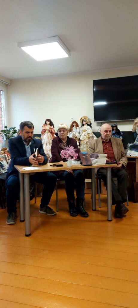 Šis paveikslėlis neturi alt atributo; jo failo pavadinimas yra 465981816_122124652478465998_309491858559300585_n-461x1024.jpg